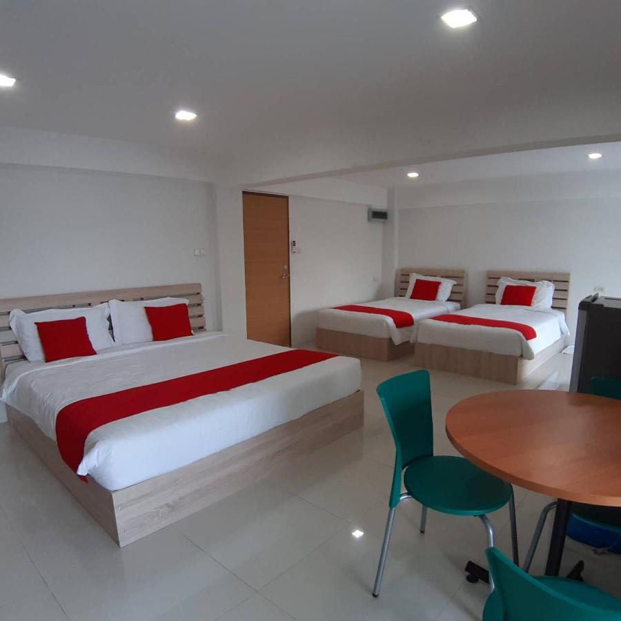 Slt Apartment Bangkok Buitenkant foto