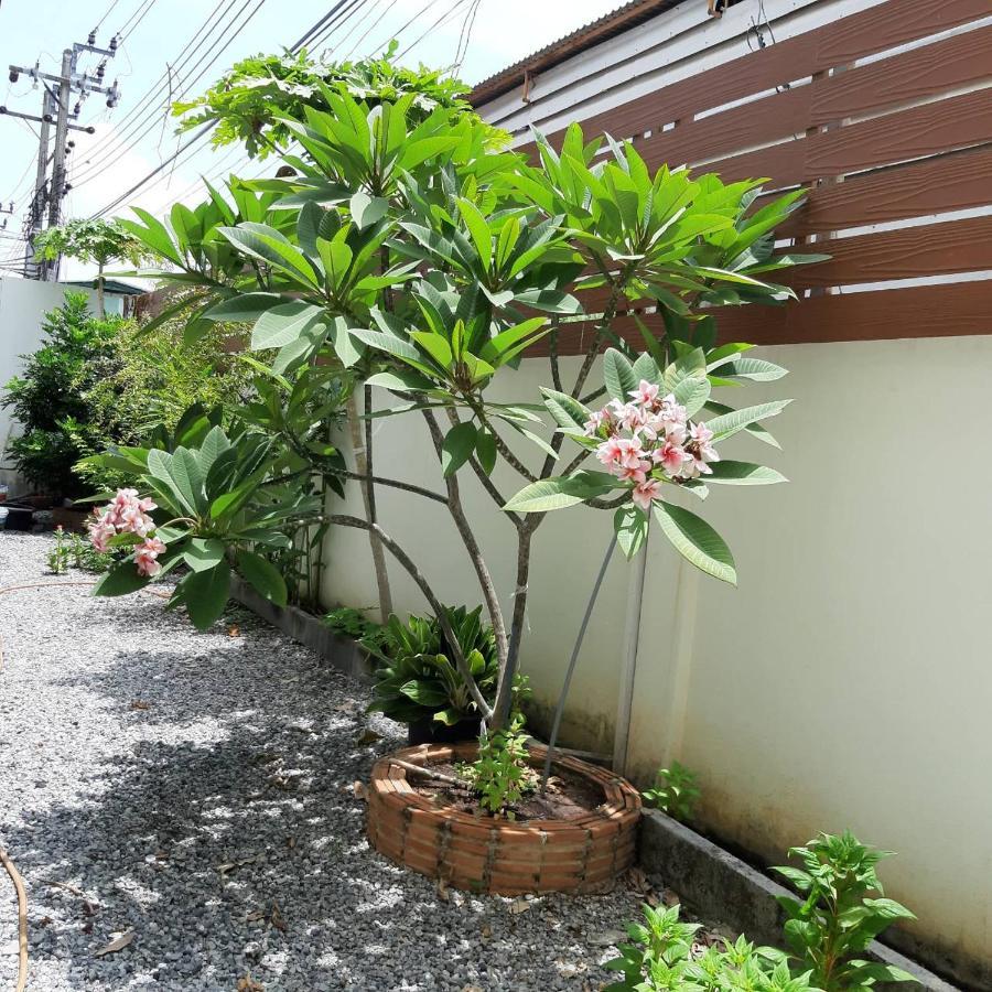 Slt Apartment Bangkok Buitenkant foto