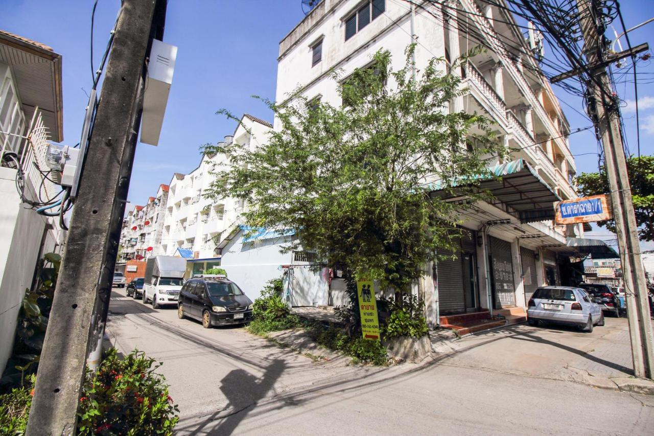 Slt Apartment Bangkok Buitenkant foto